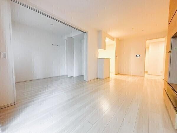 2LDK apartment in Chuo Ward, Kobe, Hyogo - Photo 1