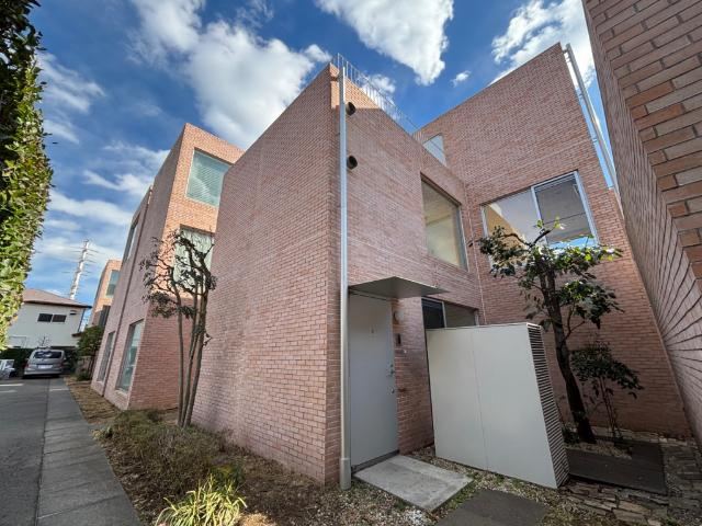 2LDK apartment in Setagaya Ward, Tokyo - Photo 1