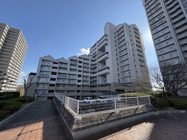 5LDK apartment in Nishi Ward, Kobe, Hyogo - Photo 1