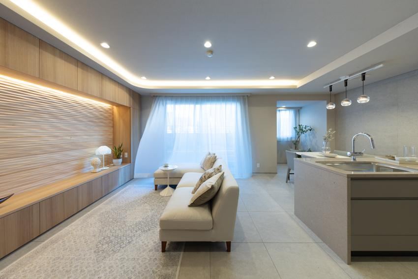 2LDK apartment in Minato Ward, Tokyo - Photo 1