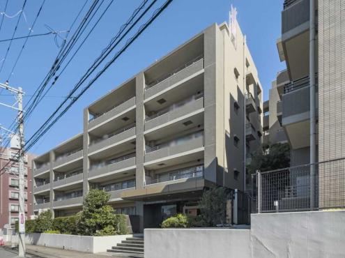 Spacious 4LDK Apartment with Mount Fuji Views - Photo 1