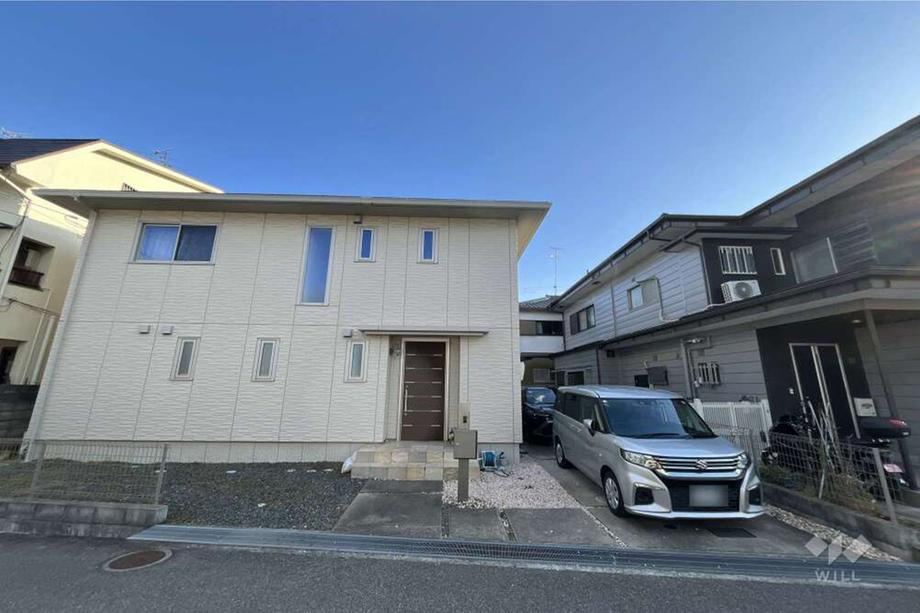 Custom-Built 5LDK House with Garden in Takarazuka - Photo 1