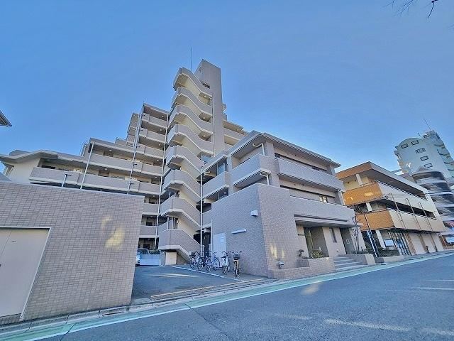 Renovated 3LDK Corner Apartment in Todakōen - Photo 1