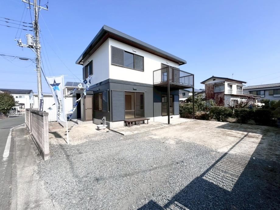 Compact Home with Completed Renovations - Photo 1