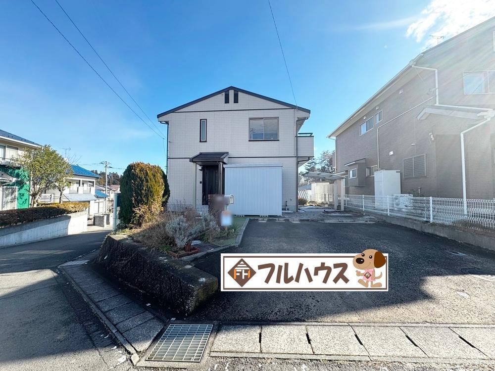 Spacious 4LDK House with Corner Lot in Iwanuma - Photo 1