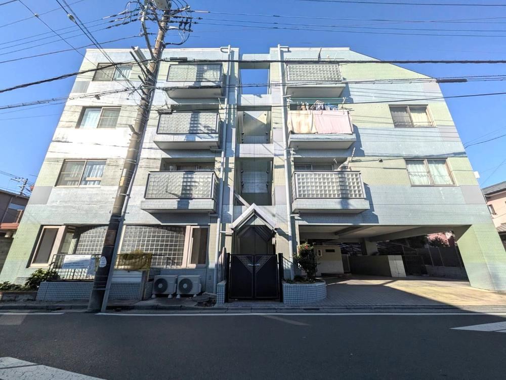 2LDK+S apartment in Sakura Ward, Saitama - Photo 1