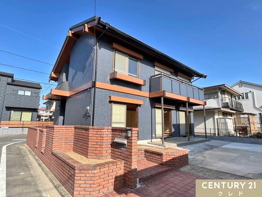 Spacious 6DK Home on Corner Lot in Sakado - Photo 1