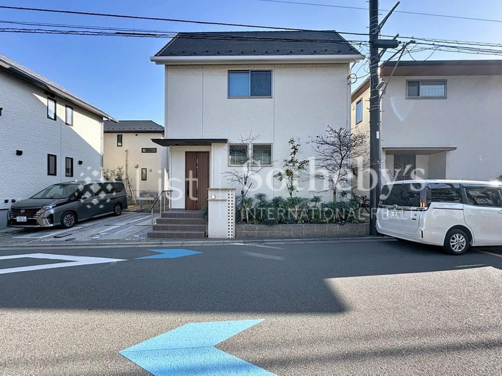 All-Electric Custom Home in Tsujido - Photo 1
