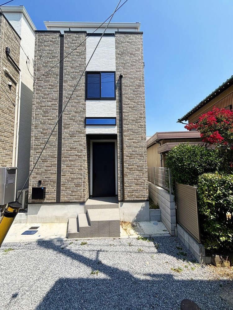 Newly Built House in Minato - Photo 1