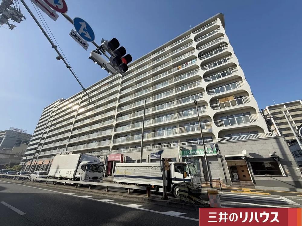 2LDK apartment in Joto Ward, Osaka - Photo 1