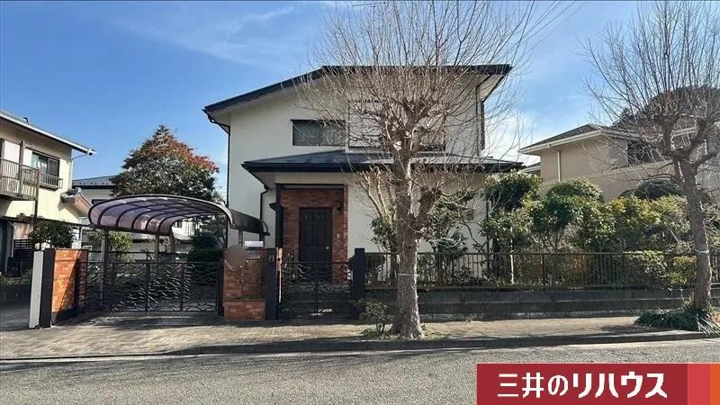 Spacious 4LDK House in Quiet Zushi Neighborhood - Photo 1