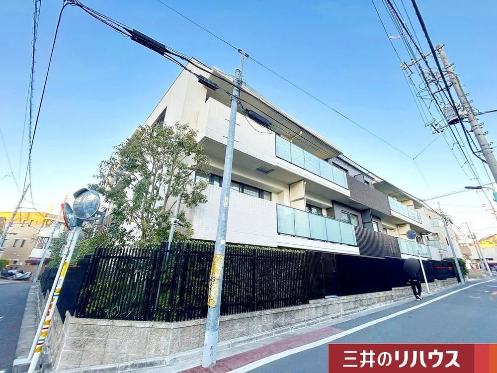 Spacious 3LDK Apartment in Mejiro - Photo 1