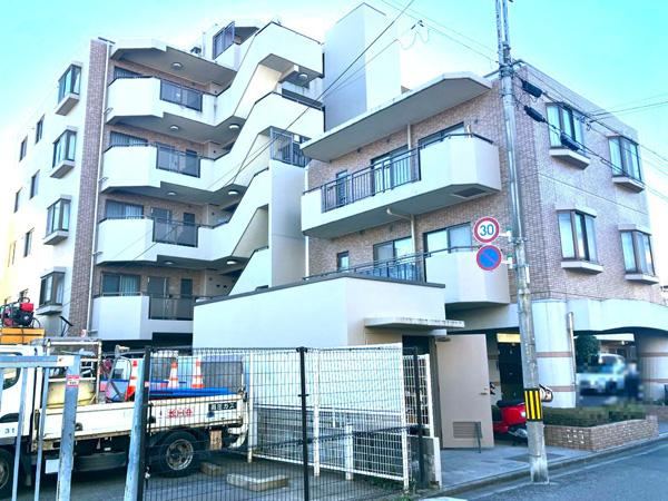 Bright 2LDK Apartment in Kawaguchi - Photo 1