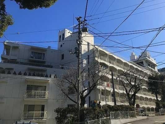 1DK apartment in Atami, Shizuoka - Photo 1