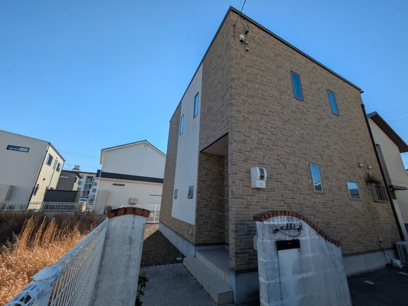 Newer 3LDK+S Home in Quiet Neighborhood - Photo 1