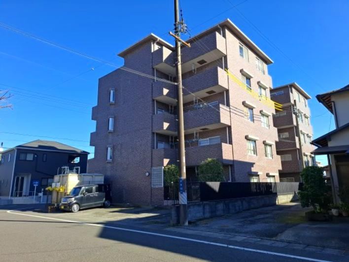 3LDK apartment in Aoi Ward, Shizuoka - Photo 1