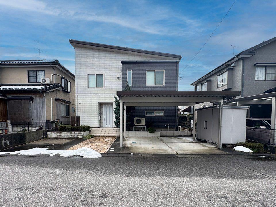 Ishikawa-Built Home with Solar Panels and Underfloor Heating - Photo 1