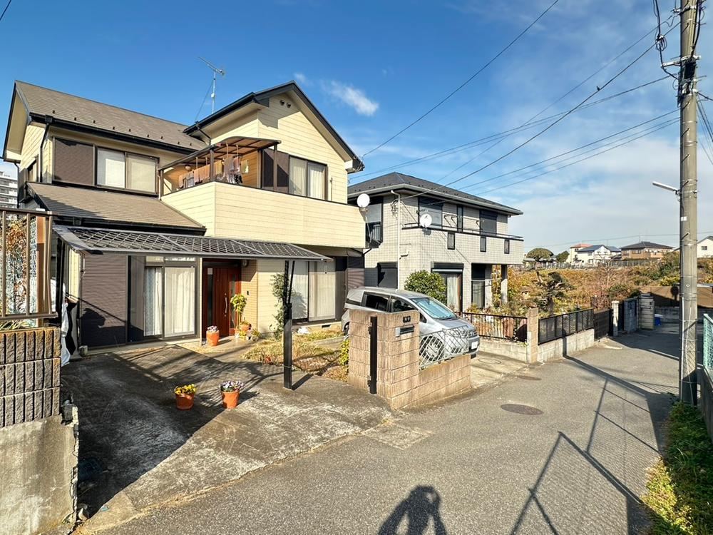 Sunny 4LDK House with Spacious Land in Matsudo - Photo 1