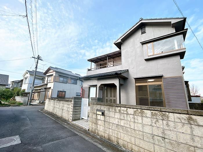 Renovated 4LDK Home Near Schools in Marugame - Photo 1