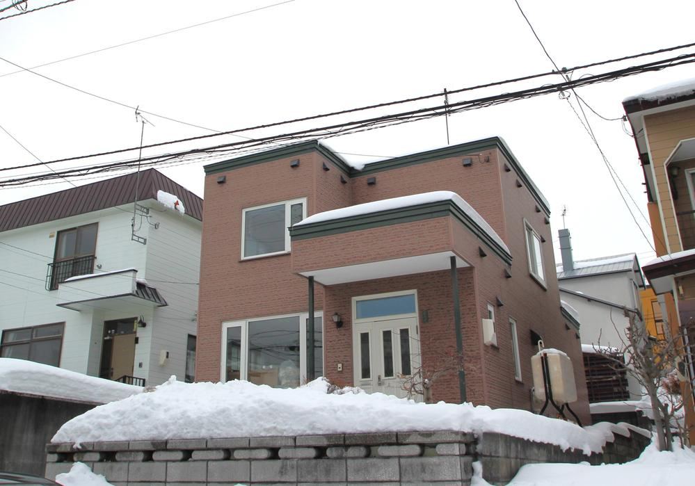 Spacious 5SLDK Home with Basement in Seikata - Photo 1