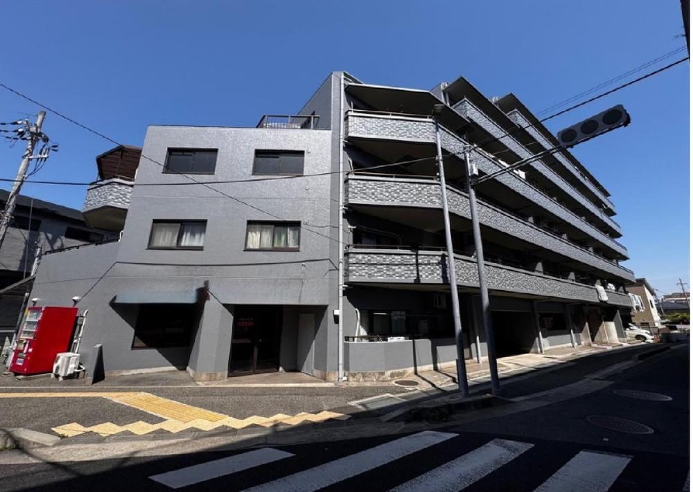1LDK apartment in Akashi, Hyogo - Photo 1