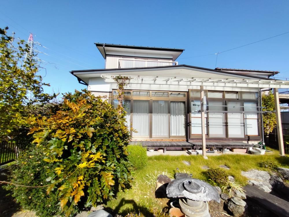 Large Property with 7 Rooms in Misato Town - Photo 1