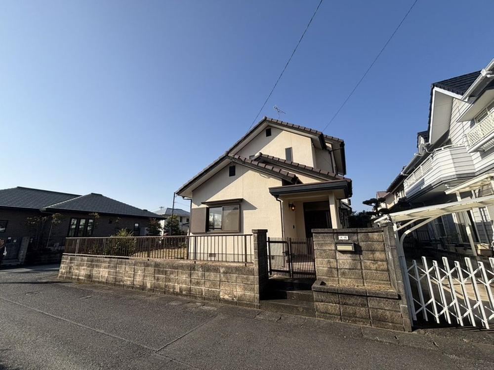 Bright 3LDK Home in Terafukudo - Photo 1