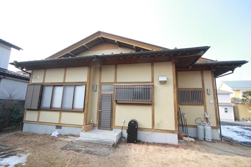 Spacious 5DK House with Large Lot - Photo 1