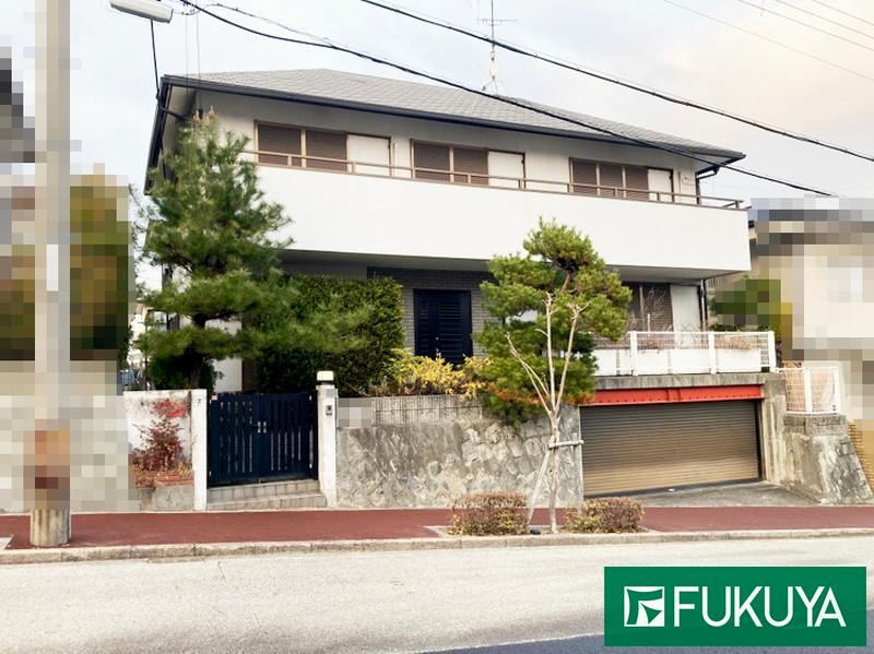 Expansive 6LDK Detached House with Southern Balcony in Takarazuka - Photo 1