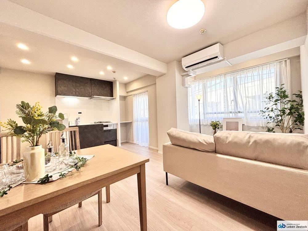 Fully Renovated 3LDK Apartment with Furniture - Photo 1