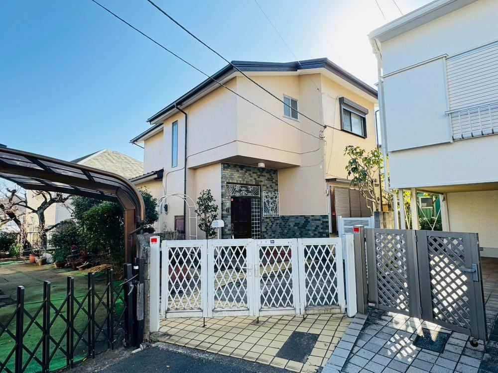 Renovated 4LDK House with Spacious Land in Machida - Photo 1