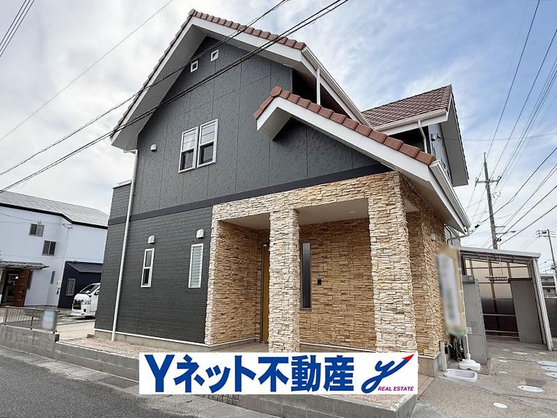 4LDK House with Double Benefits for Buyers - Photo 1