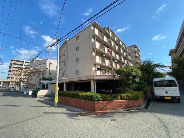 3LDK apartment in Higashinada Ward, Kobe, Hyogo - Photo 1