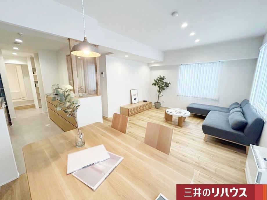 Bright 2LDK Apartment with Renovation in Sapporo - Photo 1