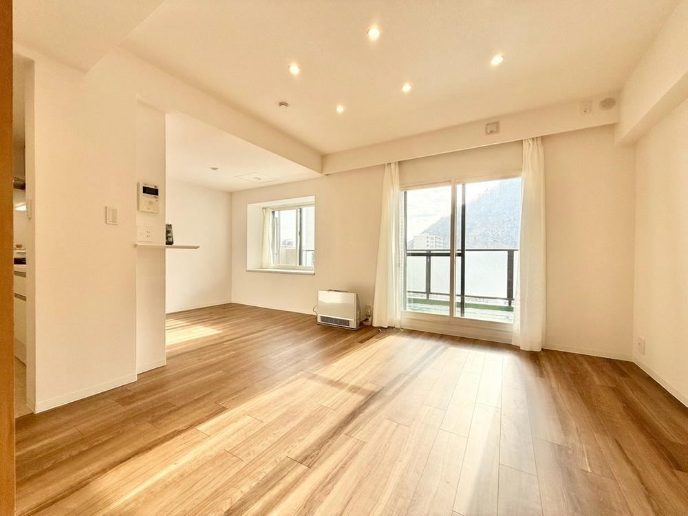 Renovated 3LDK Apartment Near Maruyama Park - Photo 1