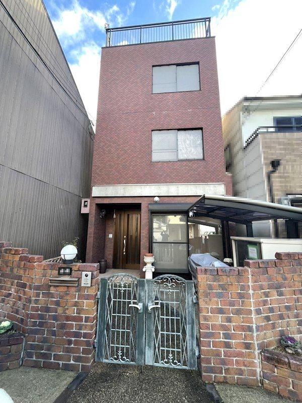 3-Story 4LDK House in Katsura, Kyoto - Photo 1
