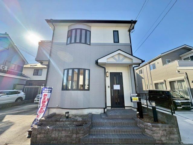 Recently Renovated 4LDK House with Parking for 2 Cars - Photo 1