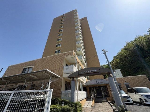 3LDK apartment in Higashi Ward, Hiroshima - Photo 1