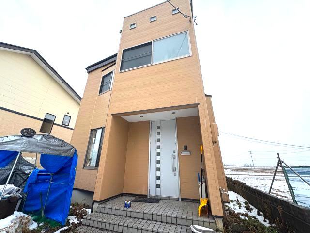Modern 4LDK House in Aizubange - Photo 1