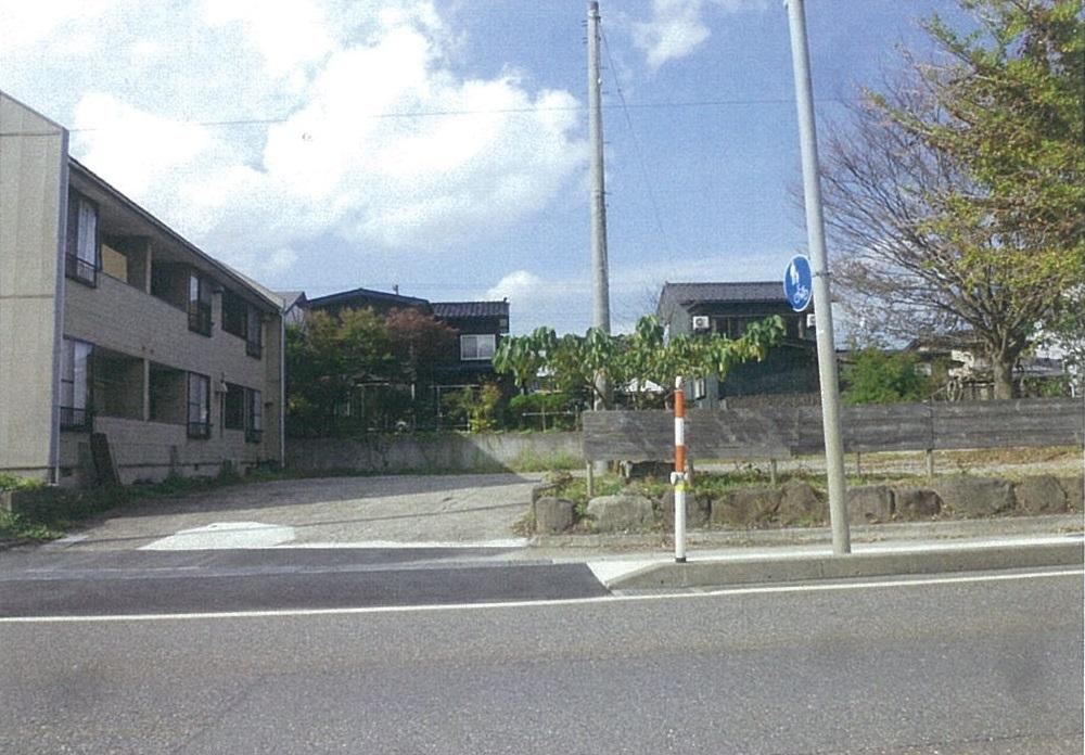 Spacious Land Near Kachimach Station - Photo 1