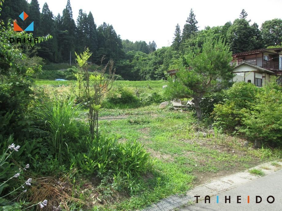 Spacious Land with Scenic Views in Yamanobe - Photo 1