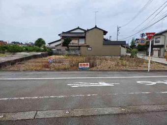 plot of land in Shimoniikawa District