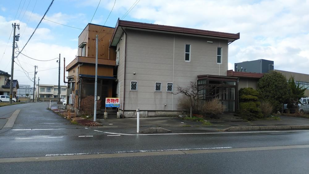Sturdy 9DKK House in Ueno, Toyama - Photo 1