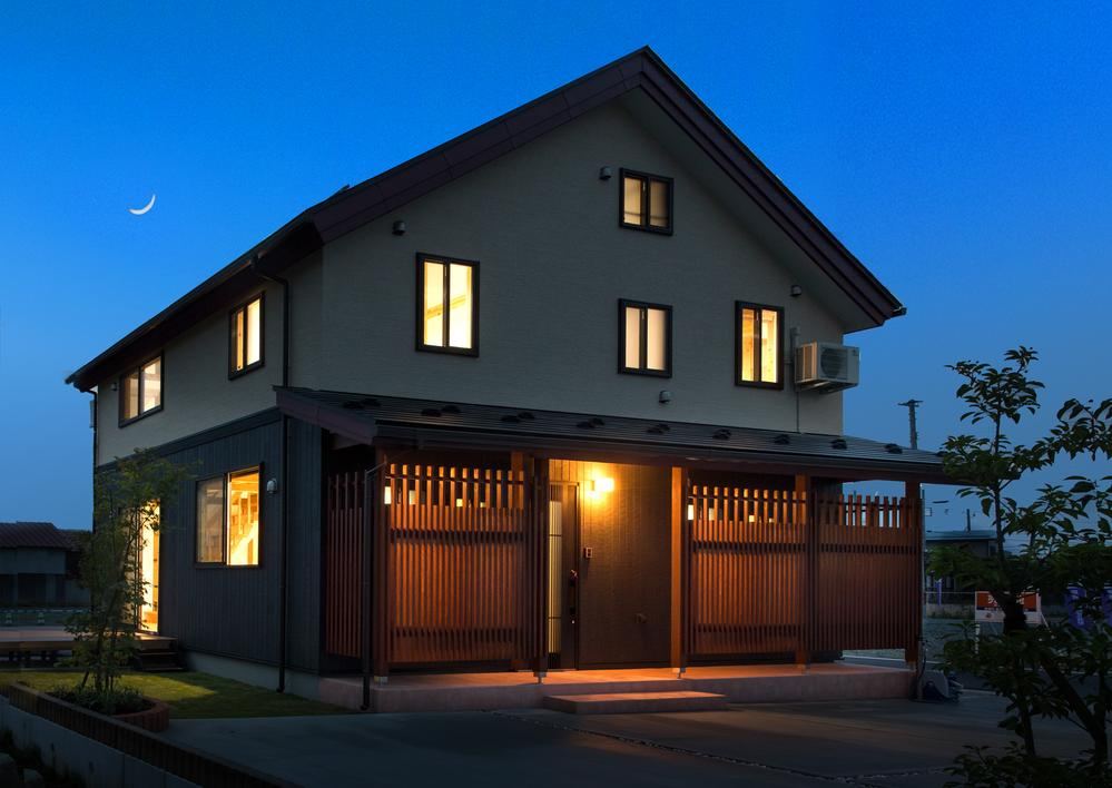 Showroom Home for Sale in Kanizawa - Photo 1