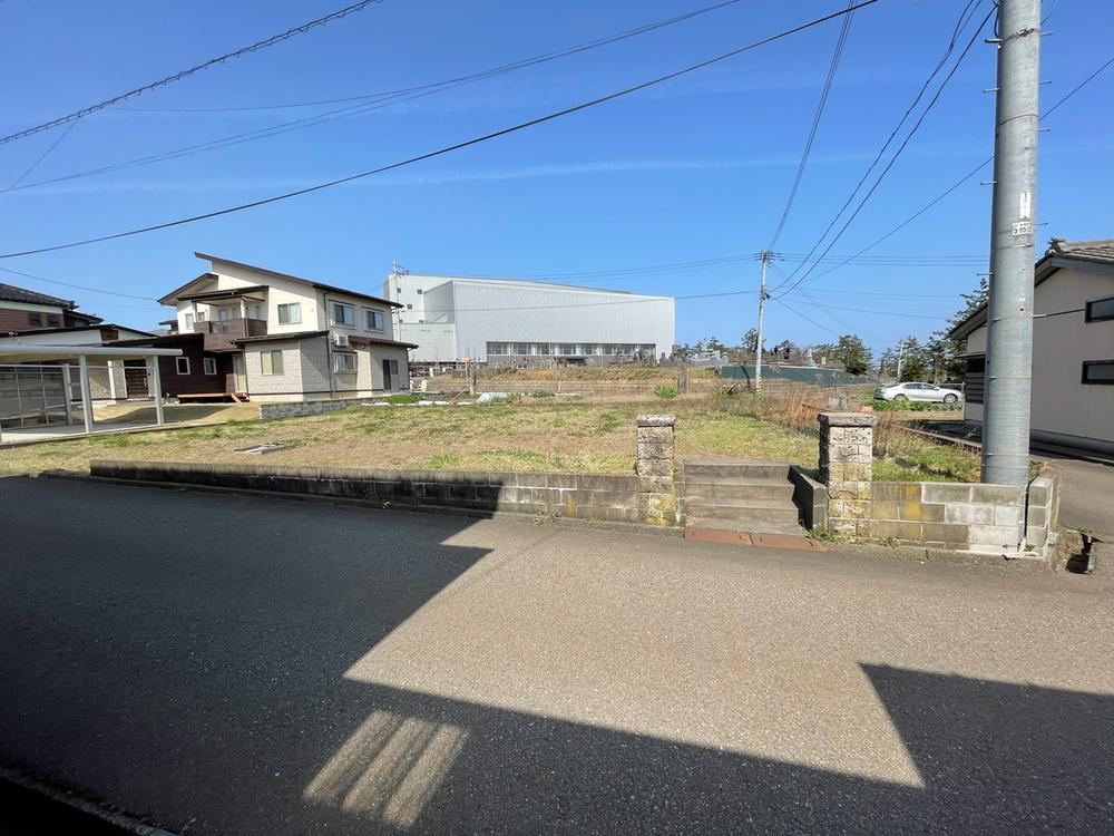 Quiet Land Near Katamachi Station in Joetsu - Photo 1