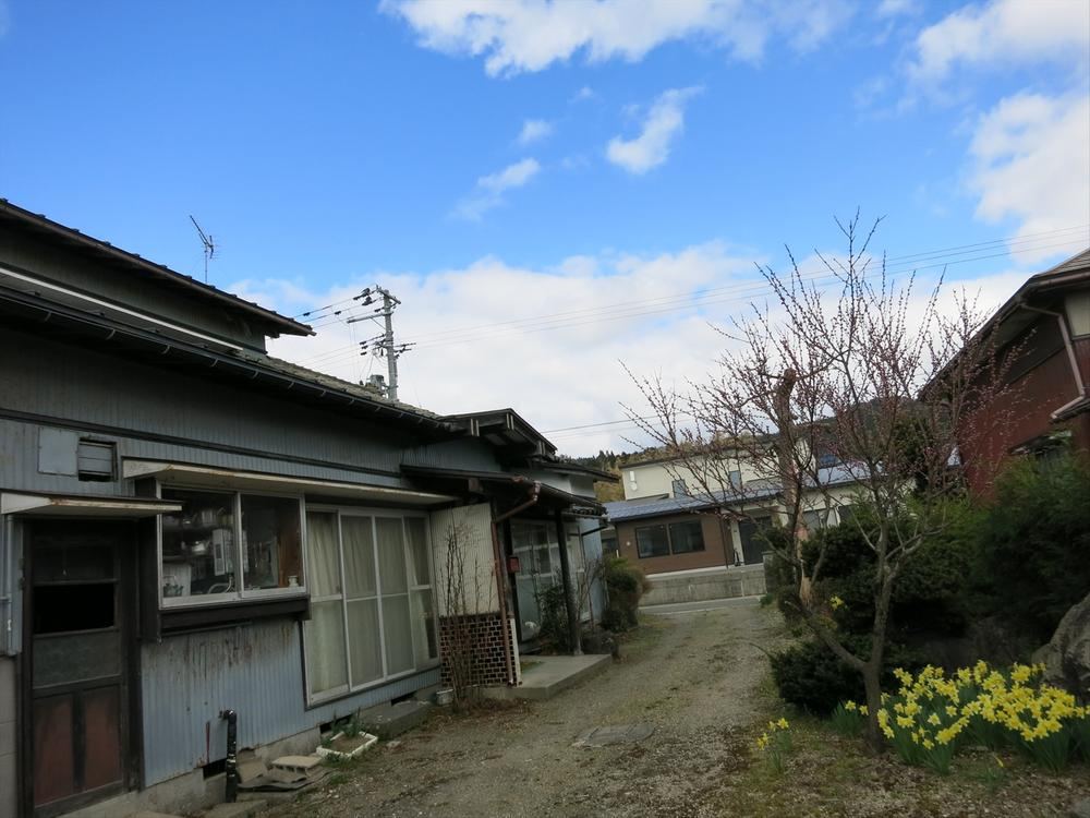 Spacious Land Over 100 Tsubo in Sakata - Photo 1
