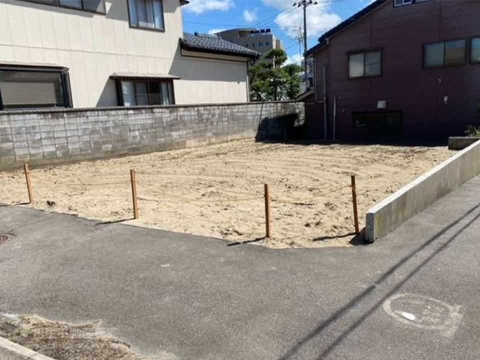 Quiet Residential Land Near Niigata Elementary School - Photo 1