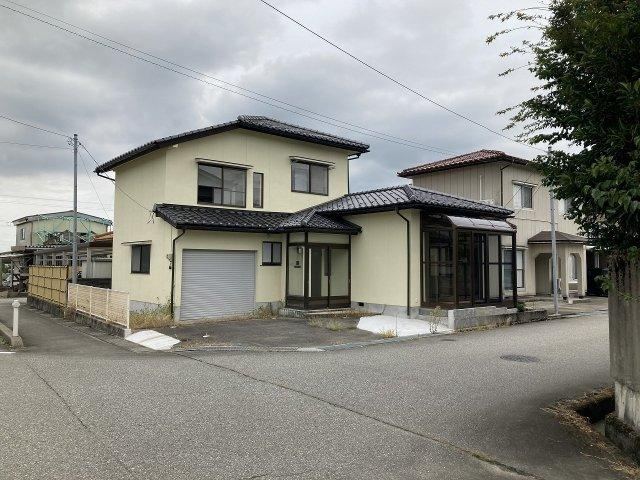 Extensively Renovated 3LDK House with Garage - Photo 1