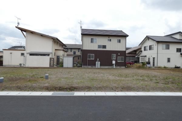 Residential Land in Higashi Ishikawa Near Katsuta Station - Photo 1