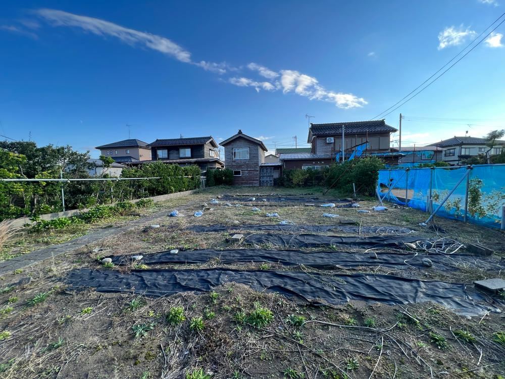 Versatile 211 Tsubo Land Near Convenience Stores - Photo 1